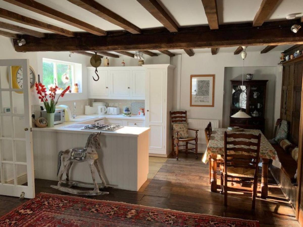Pass The Keys Magical Period House In The Heart Of Ludlow Exterior photo